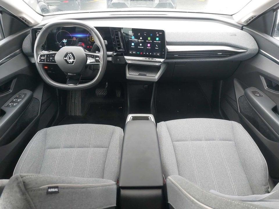 Renault Megane E-Tech 40 Equilibre 5d