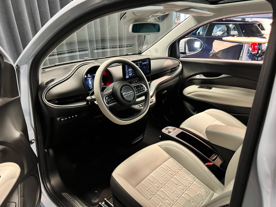 Fiat 500e 42 la Prima by Bocelli 3d