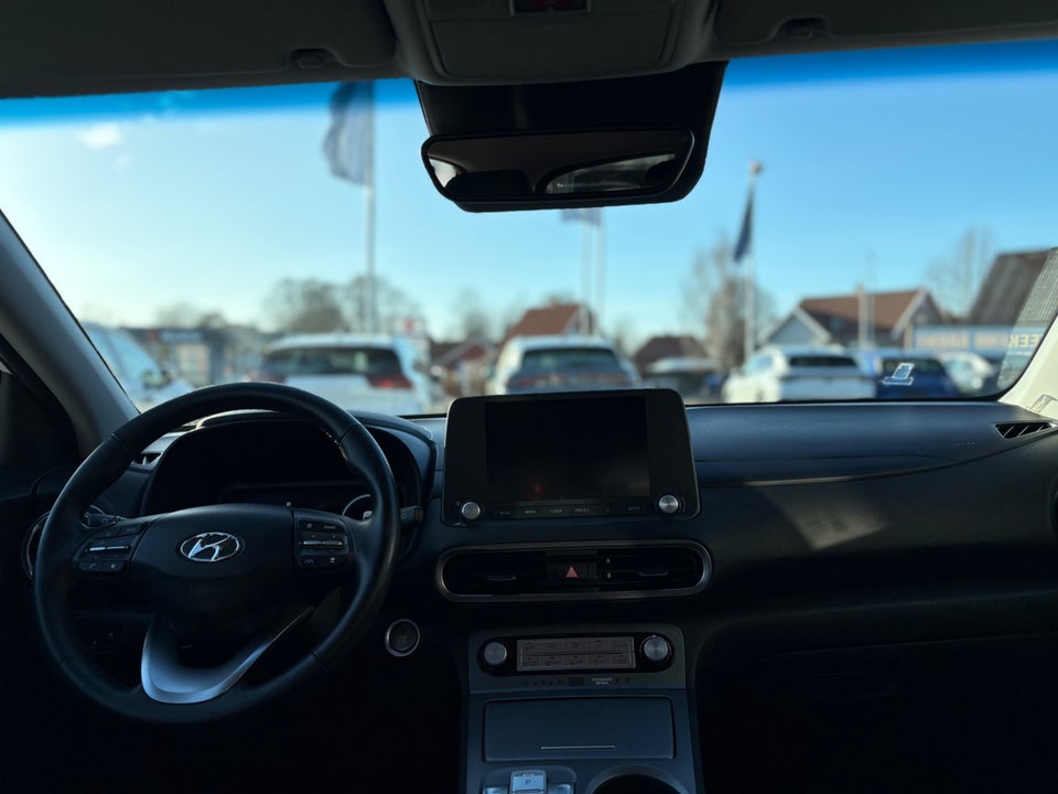 Hyundai Kona 64 EV Essential 5d