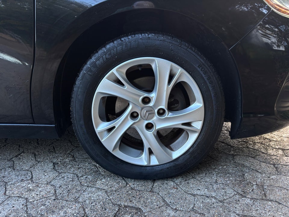 Citroën C4 1,2 PureTech 130 Exclusive 5d