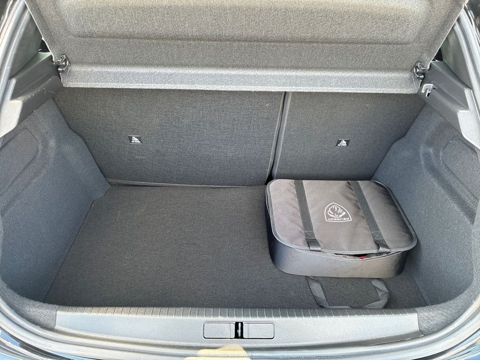 Peugeot e-208 54 GT 5d