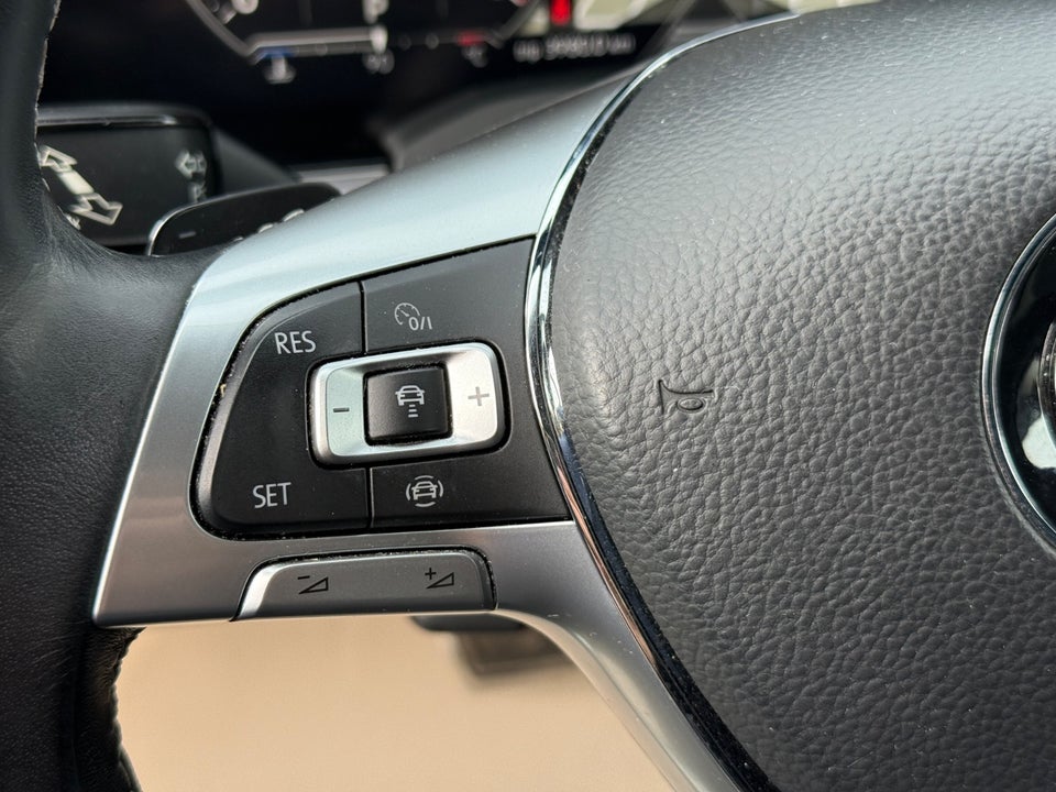 VW Touareg 3,0 TDi 286 R-line aut. 4Motion Van 5d