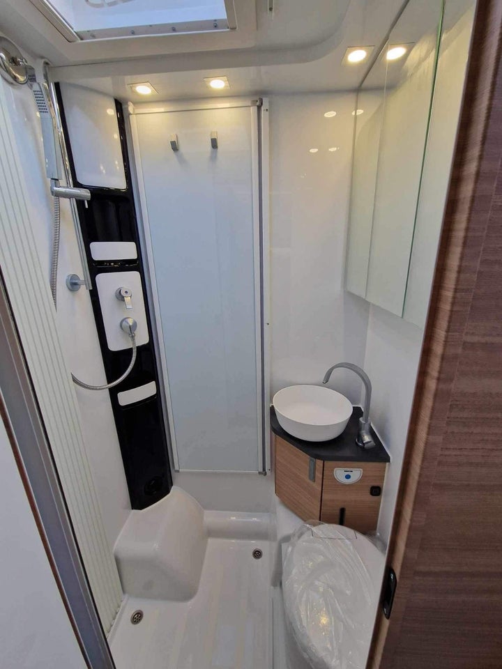 Hobby Optima De Luxe T65 GE 2,2 aut. 3d