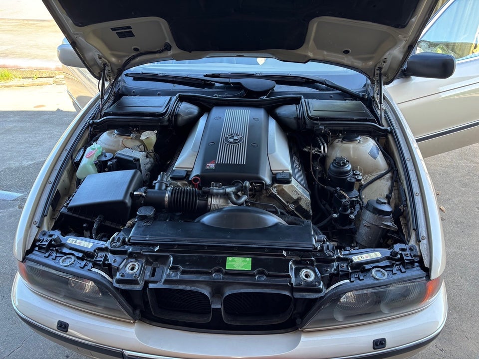 BMW 535i 3,5 V8 4d