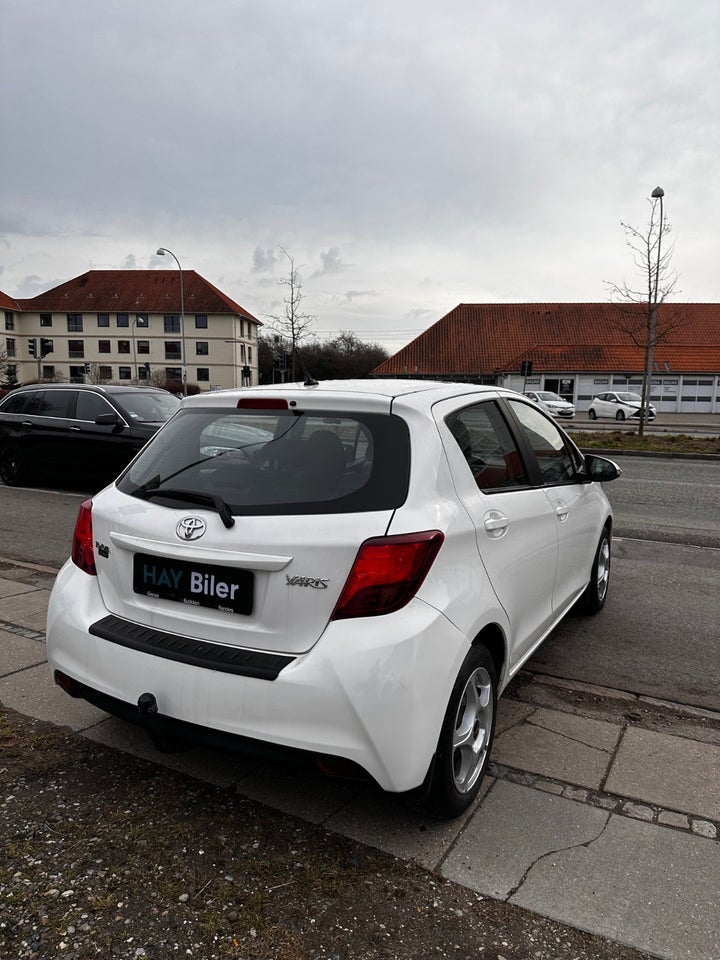 Toyota Yaris 1,0 VVT-i T2 Komfort 5d