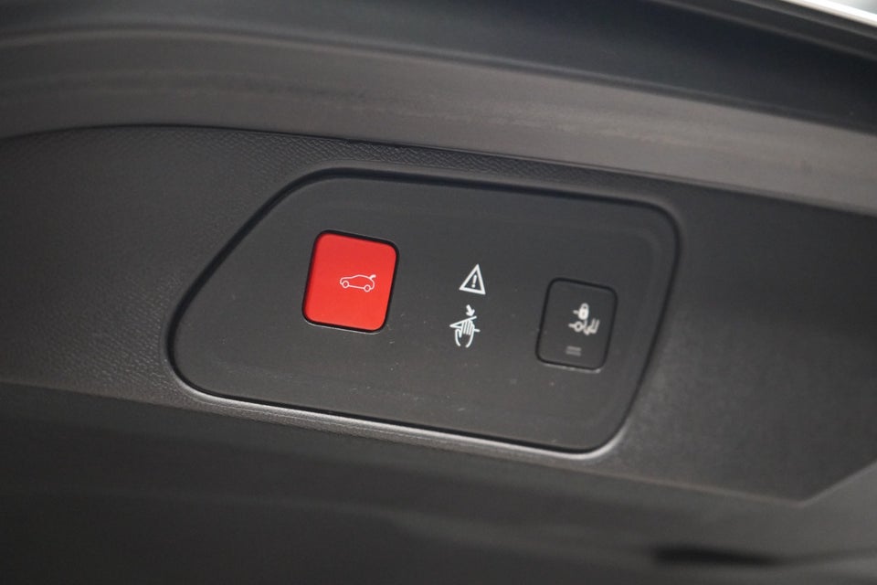 Peugeot 3008 1,6 Hybrid4 Allure Pack Limited EAT8 5d