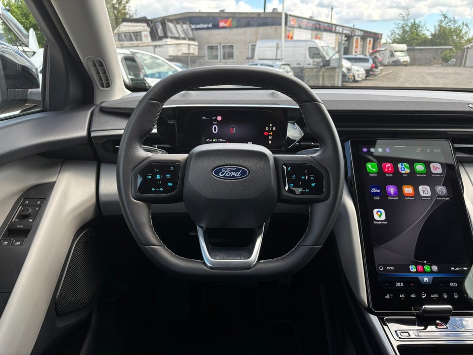 Ford Explorer 77 Select Extended Range 5d