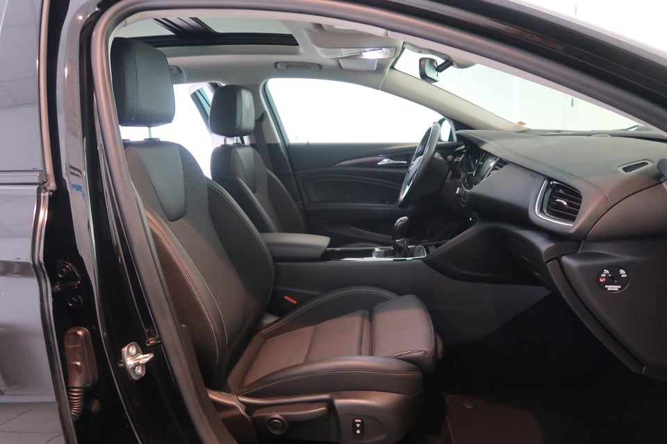 Opel Insignia 1,6 T 200 Dynamic Sports Tourer 5d