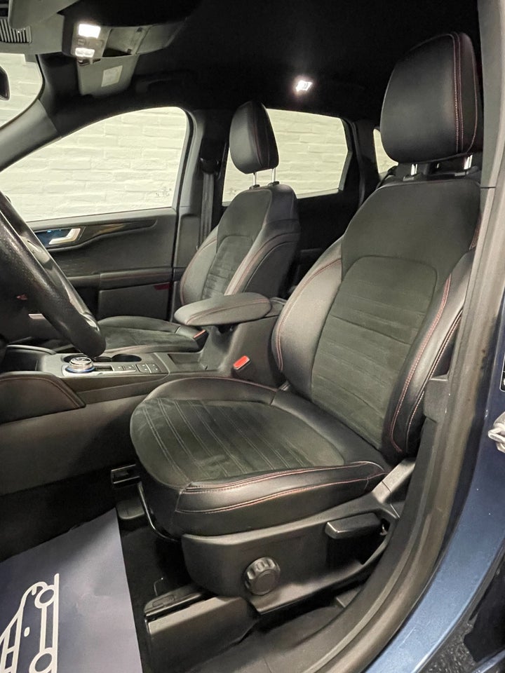 Ford Kuga 2,5 PHEV ST-Line X CVT 5d