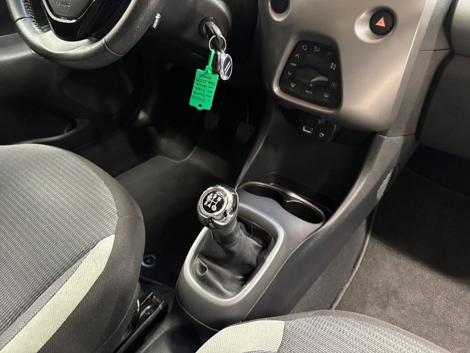 Toyota Aygo 1,0 VVT-i x-press 5d