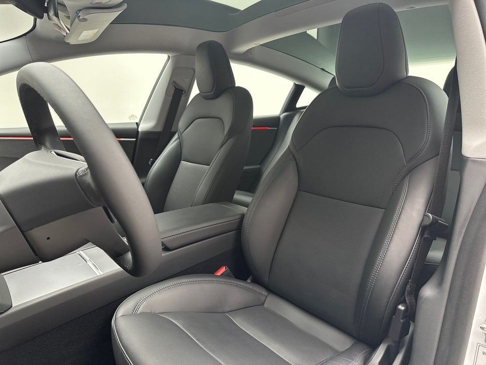 Tesla Model 3 RWD 4d