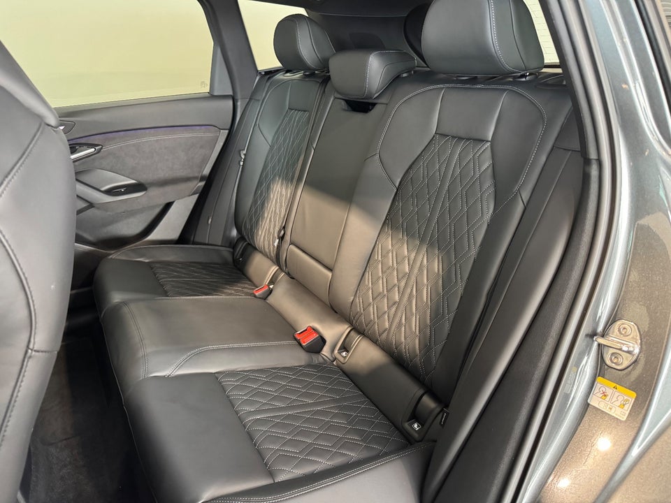 Audi SQ6 e-tron quattro 5d