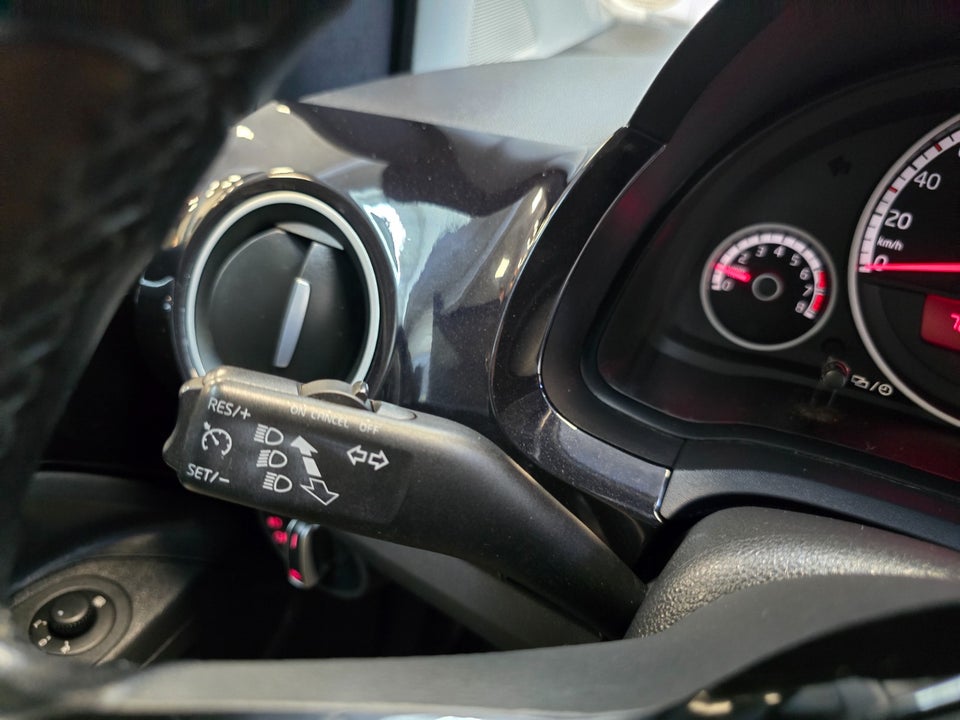 VW Up! 1,0 60 High Up! BMT 5d