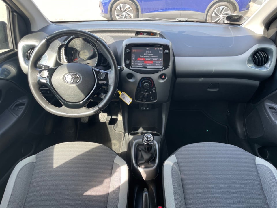 Toyota Aygo 1,0 VVT-i x-plore 5d