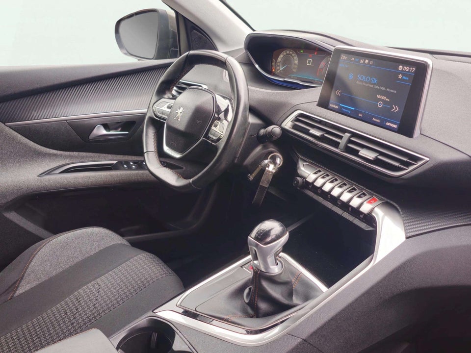 Peugeot 5008 1,2 e-THP 130 Active 7prs 5d