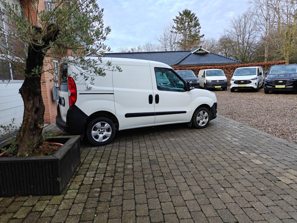 Fiat Doblò Cargo 1,3 MJT Basic L1 4d