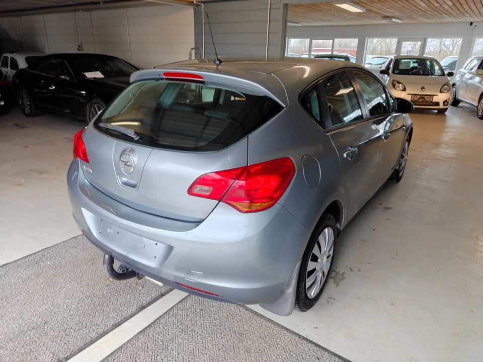 Opel Astra 1,6 Enjoy 5d