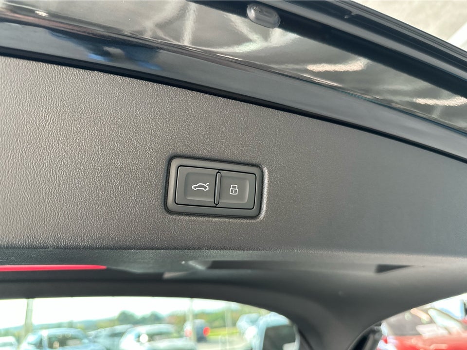 Audi Q4 e-tron 40 S-line 5d