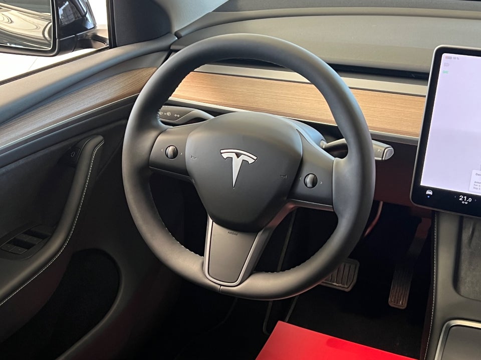 Tesla Model Y RWD 5d