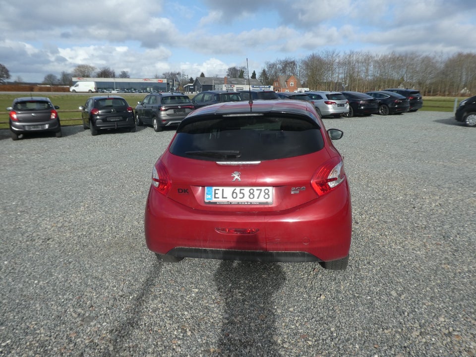 Peugeot 208 1,6 e-HDi 92 Active 5d