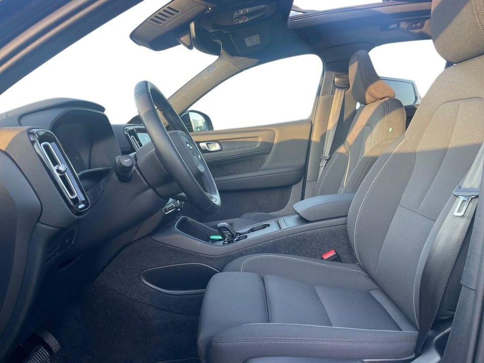 Volvo EX40 Extended Range Black Edition 5d