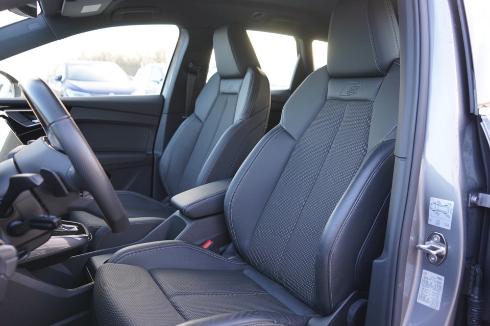 Audi Q4 e-tron 40 S-line 5d