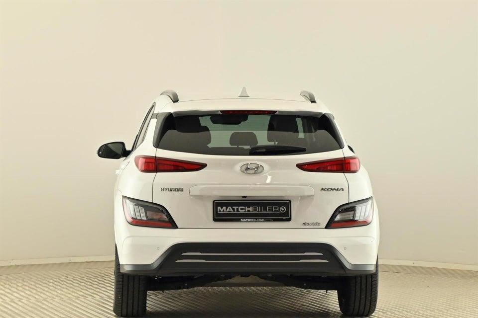 Hyundai Kona 64 EV Essential 5d