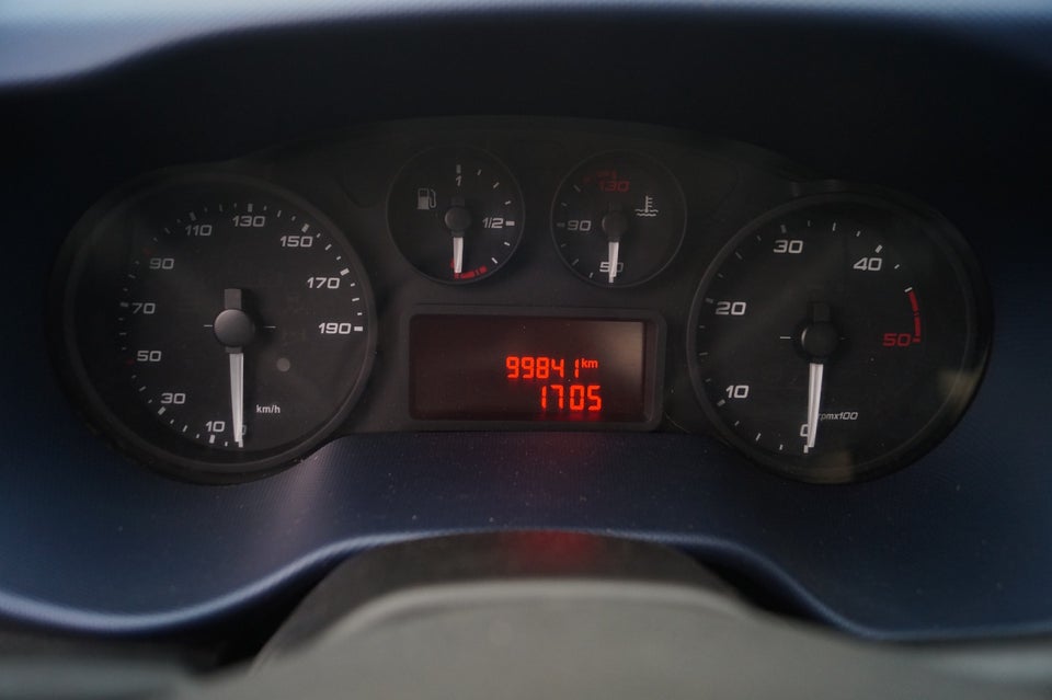 Iveco Daily 2,3 35C16 4100mm Lad 2d