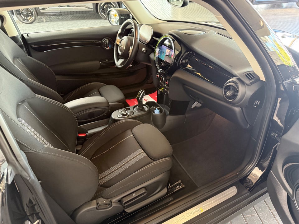 MINI Cooper SE Classic Trim 3d