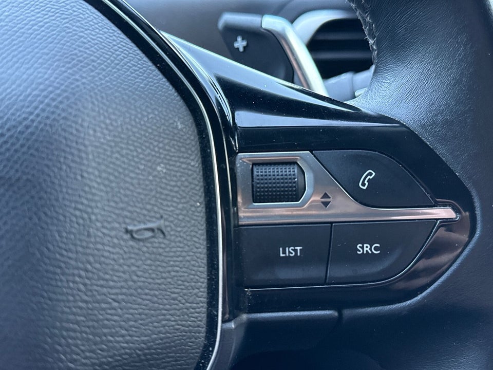 Peugeot 3008 1,6 Hybrid First Selection EAT8 5d