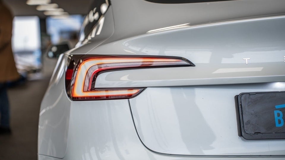 Tesla Model 3 RWD 4d