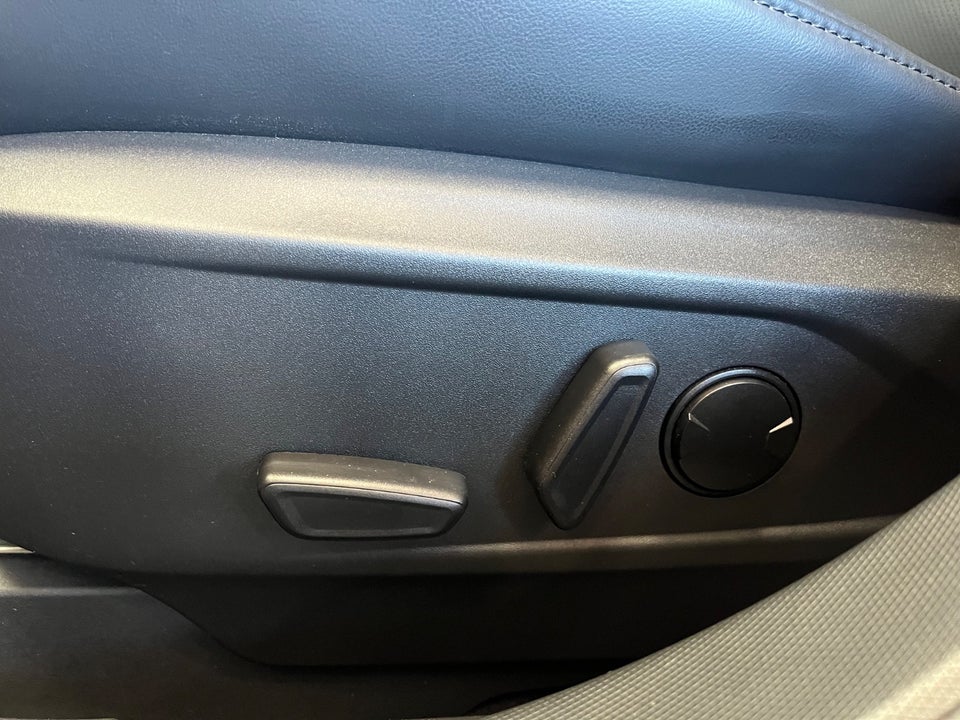 Ford Mustang Mach-E 75 Standard Range 5d