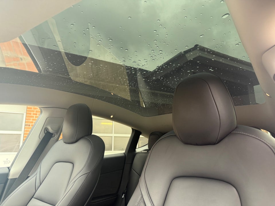 Tesla Model Y Long Range AWD 5d