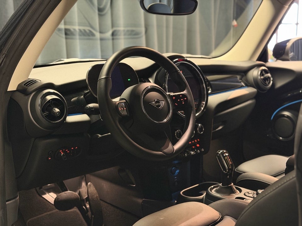 MINI Cooper SE Classic Trim 3d