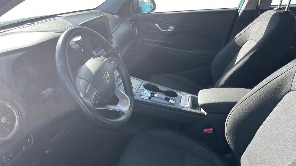 Hyundai Kona 39 EV Essential 5d