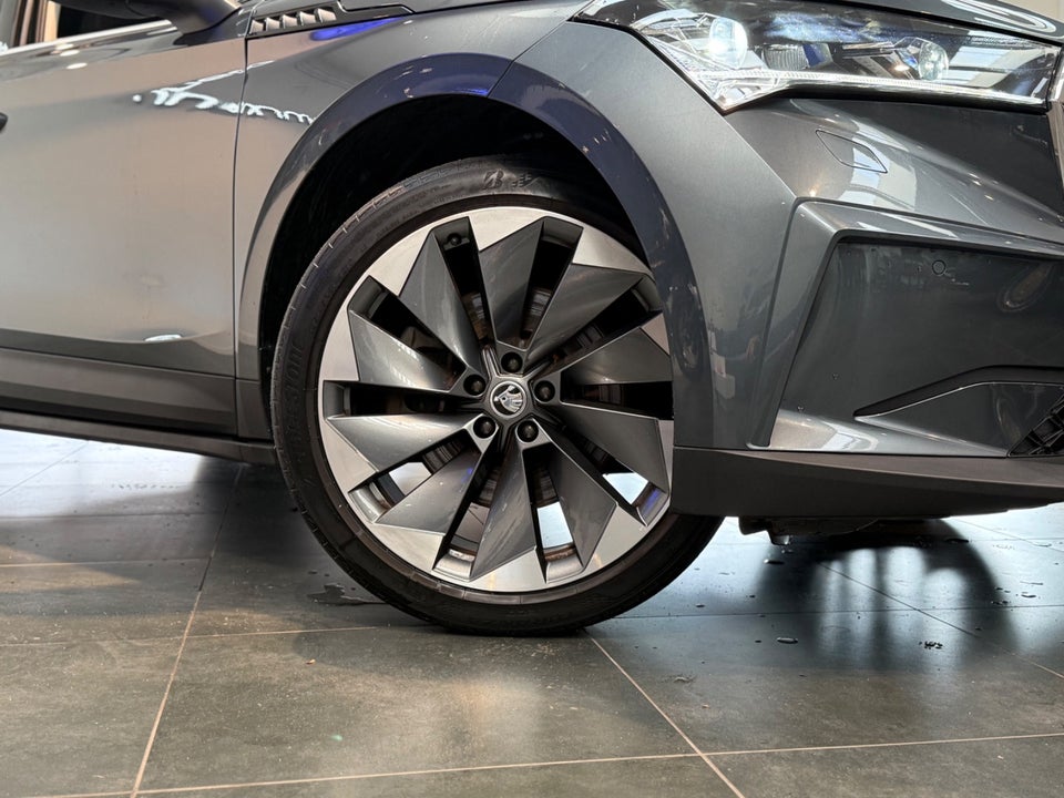 Skoda Enyaq 80 iV Suite 5d