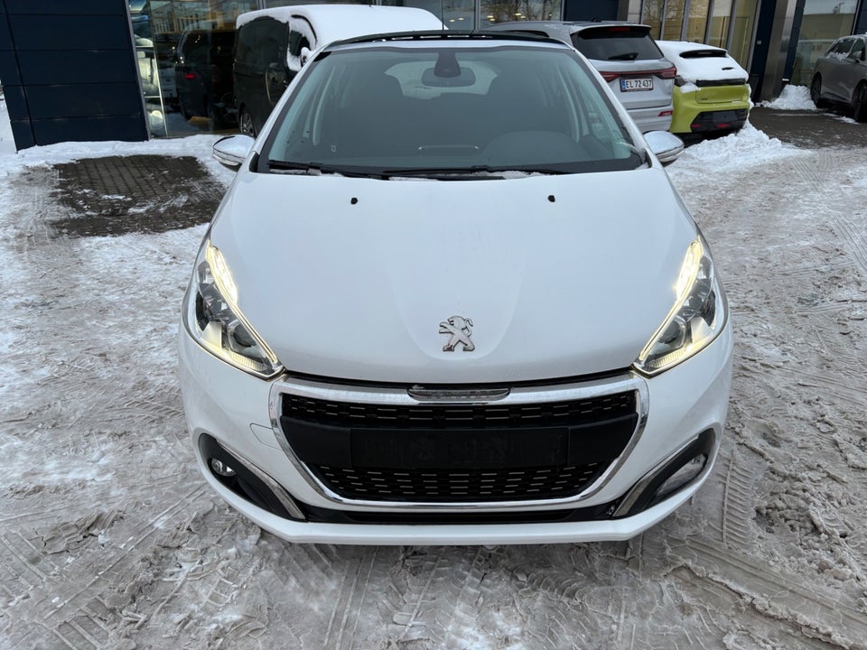 Peugeot 208 1,2 PureTech 82 Allure Sky 5d