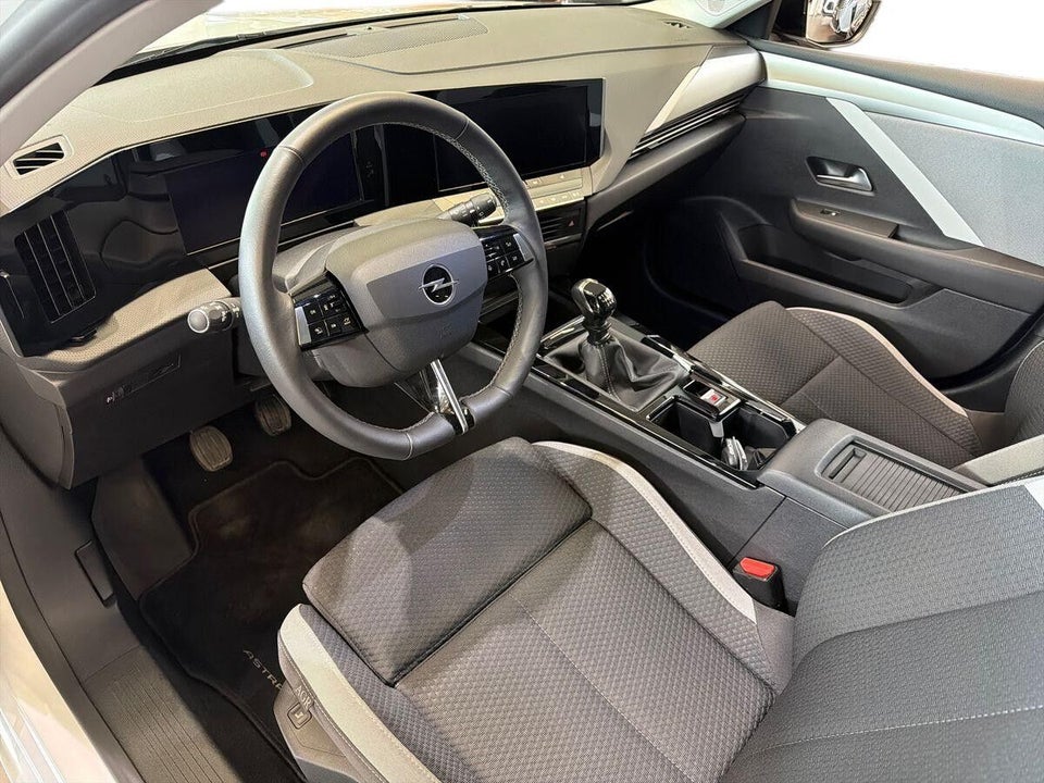 Opel Astra 1,2 T 110 Edition 5d