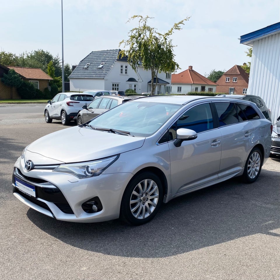 Toyota Avensis 1,6 D-4D T2 Touring Sports 5d