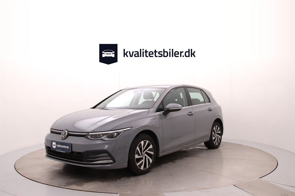 VW Golf VIII 1,4 eHybrid DSG 5d