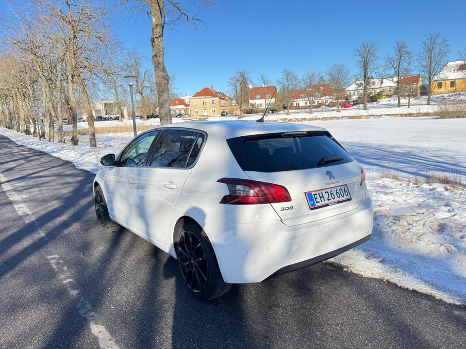 Peugeot 308 1,2 PureTech 130 Prestige EAT8 5d