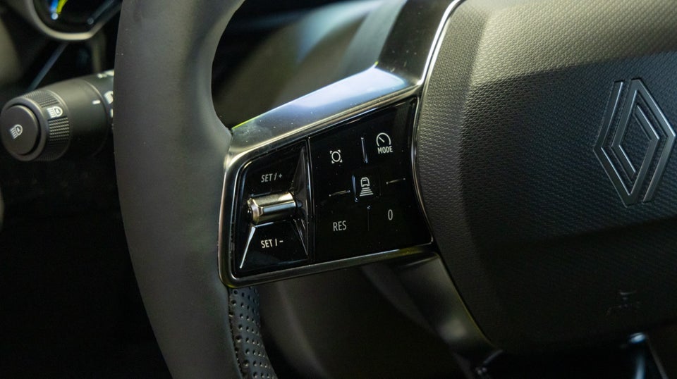 Renault 5 E-Tech 52 Iconic 5d