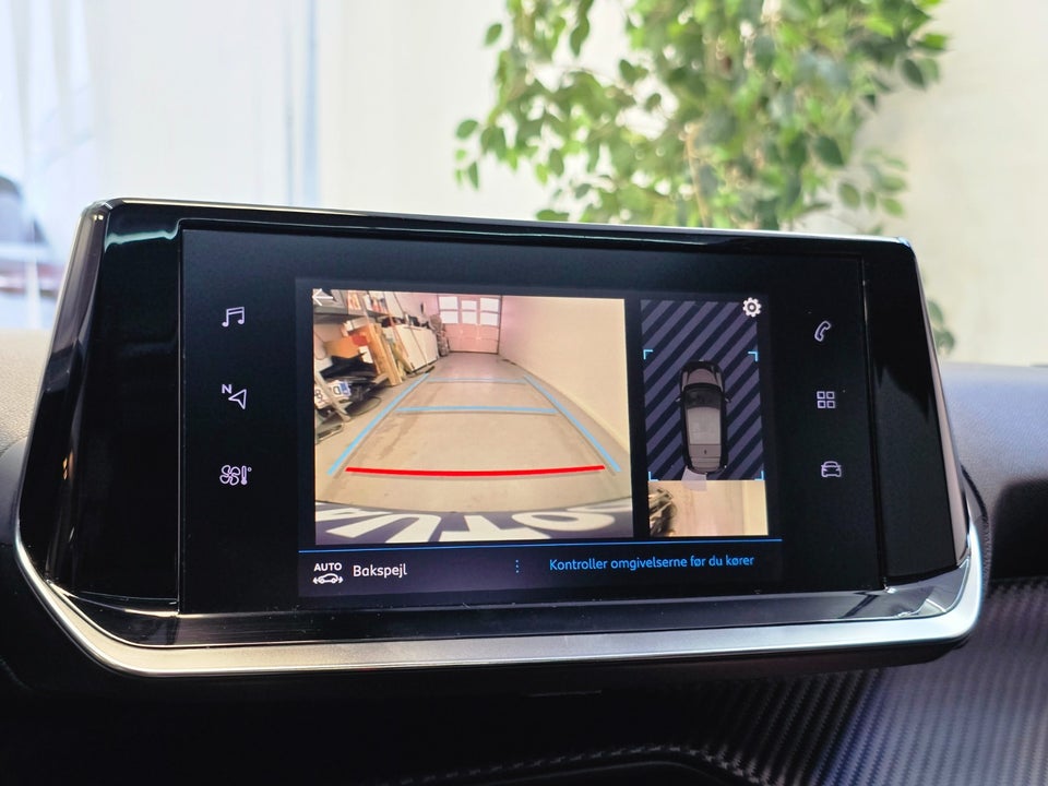 Peugeot 208 1,2 PureTech 100 Allure Sky 5d