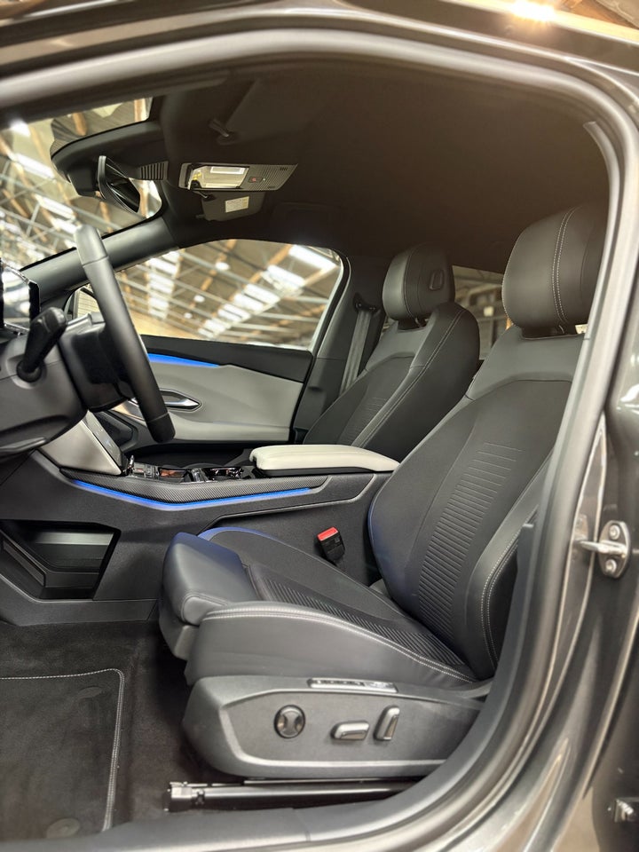 Ford Capri 77 Premium Extended Range 5d