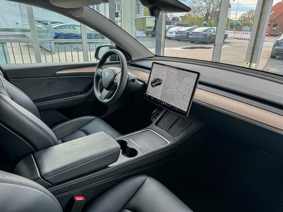 Tesla Model Y Long Range AWD 5d