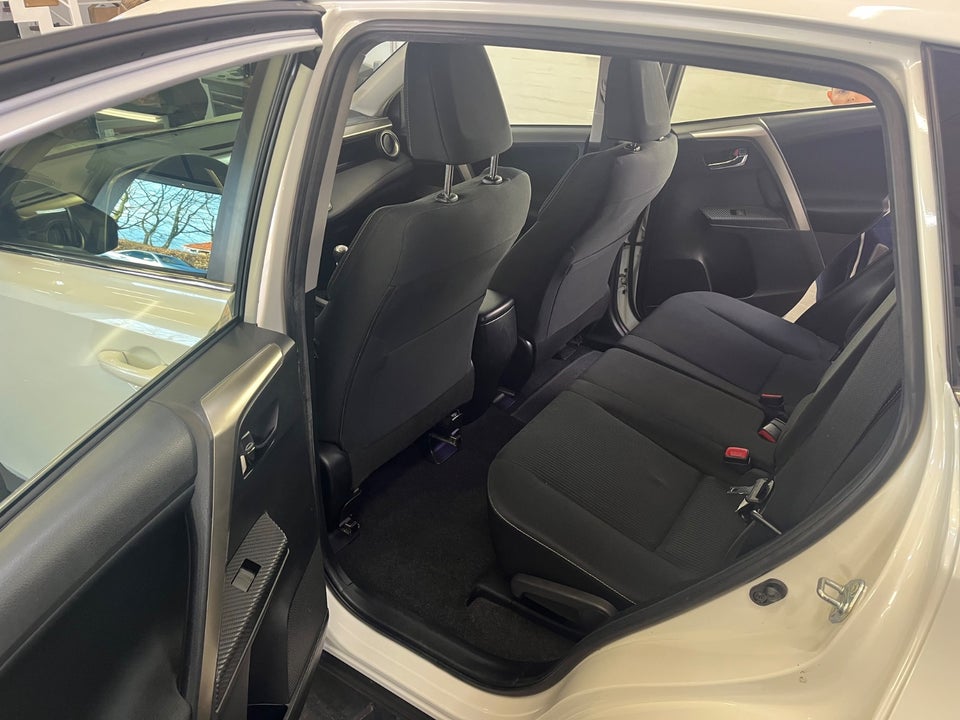 Toyota RAV4 2,0 D-4D T2+ 5d