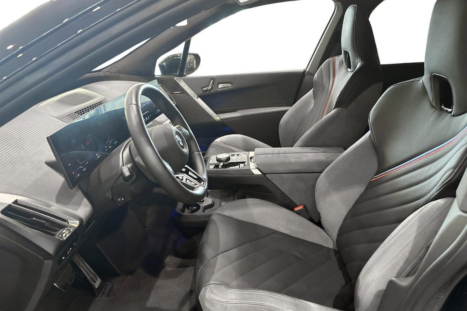 BMW iX xDrive60 Fully Charged 5d