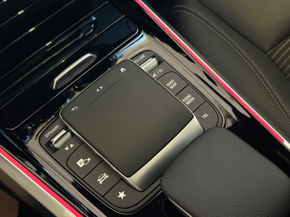 Mercedes EQB300 4Matic 7prs 5d