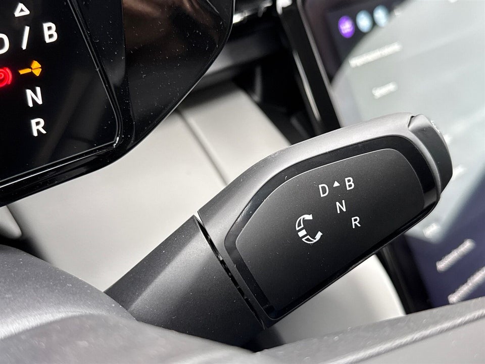 Ford Explorer 82 Premium Extended Range 5d