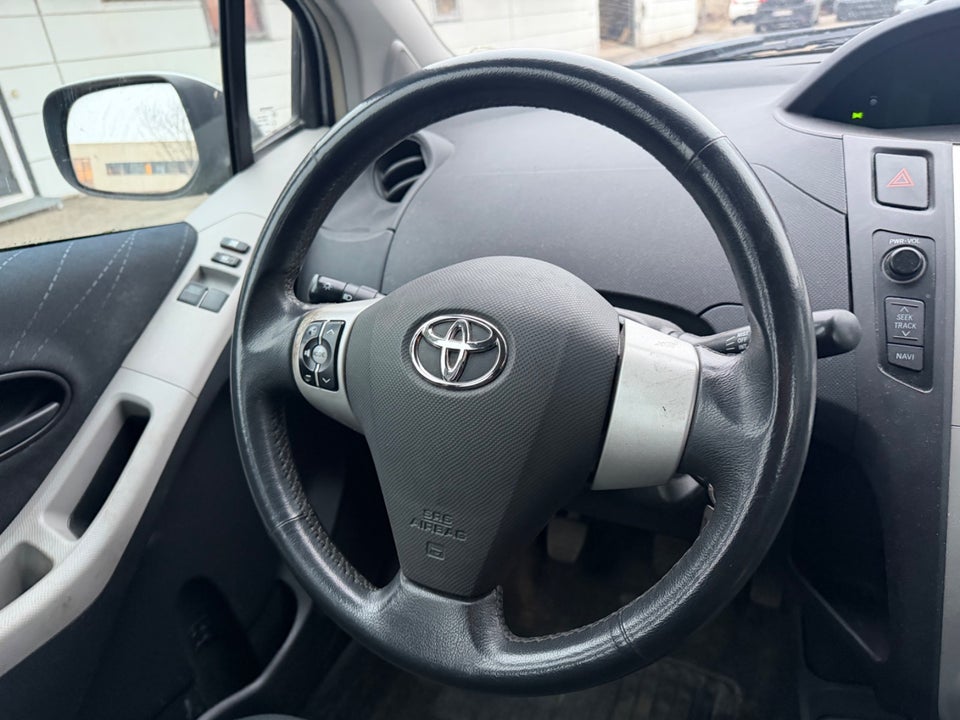 Toyota Yaris 1,3 Luna 5d